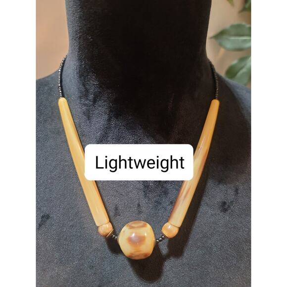 Women's Lightweight Beaded Necklace With Center Bead And Screw Lock Jewelry - Picture 2 of 6